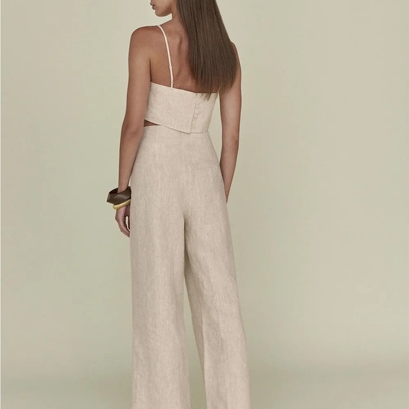 Reformation Cleo Linen Two Piece in Light Beige
Size2 - Picture 3 of 7
